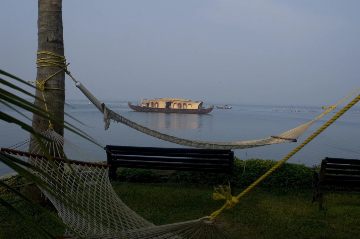 Kerala Backwater Luxury: A Journey of Calm, Culture, and Comfort
