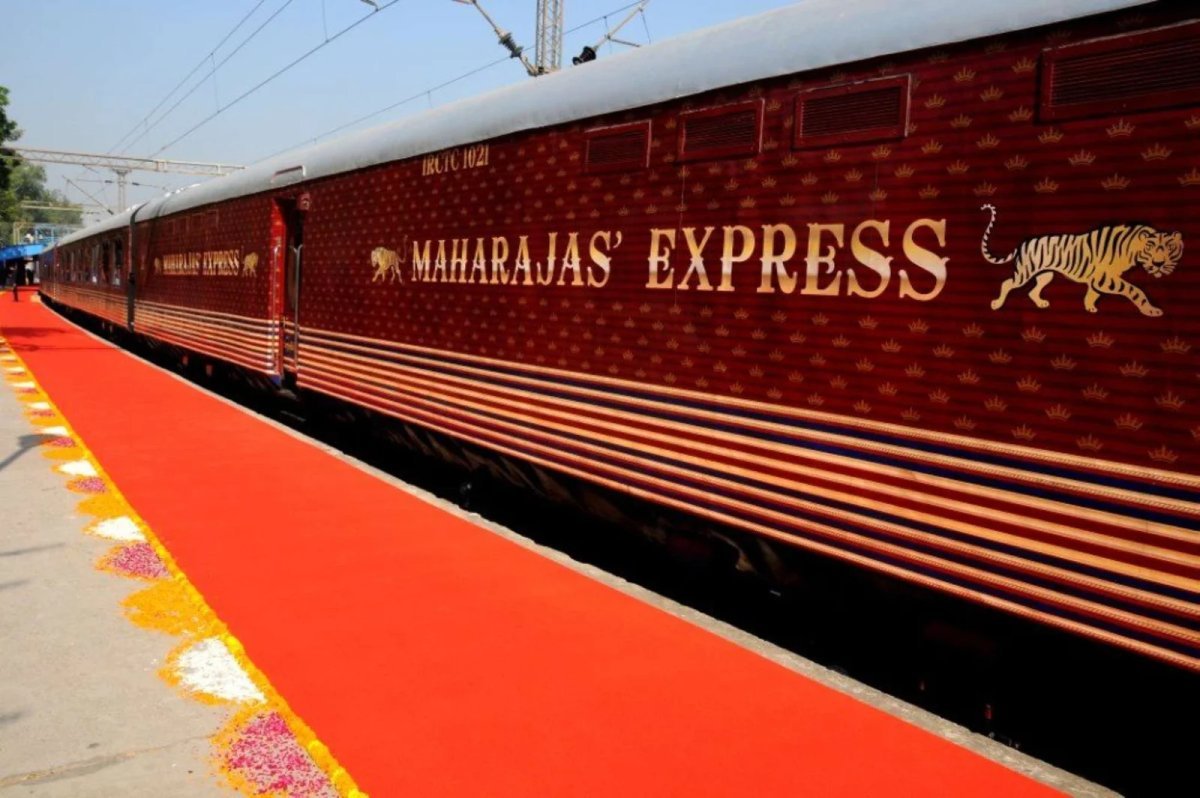 Maharajas’ Express or Palace on Wheels: Choosing Your 2026 Royal Rail Journey
